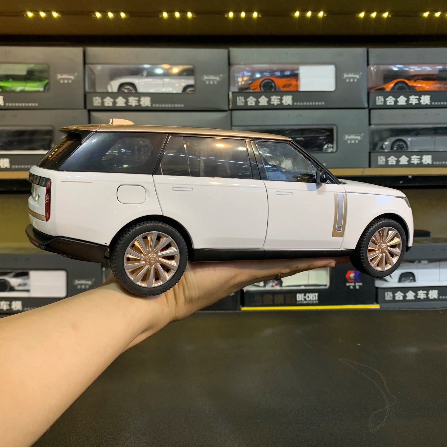 1:18 Range Rover Autobiography