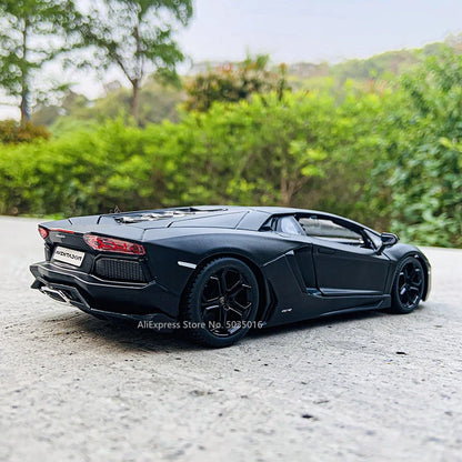 1:24 Lamborghini Aventador LP700-4