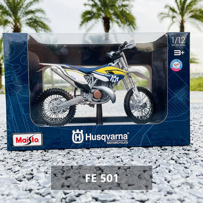 1:12  KTM 1290 Super Duke R Kawasaki Suzuki