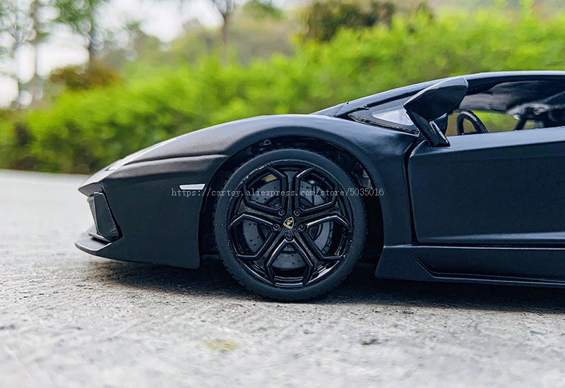 1:24 Lamborghini Aventador LP700-4