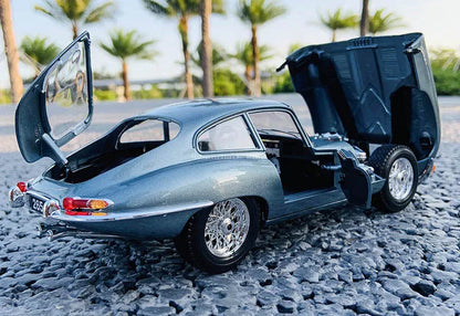 1:18 Jaguar E-type Coupe