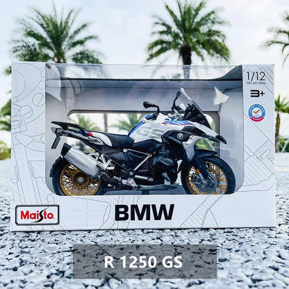 1:12  KTM 1290 Super Duke R Kawasaki Suzuki