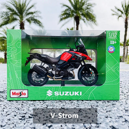 1:12  KTM 1290 Super Duke R Kawasaki Suzuki
