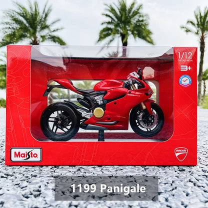 1:12  KTM 1290 Super Duke R Kawasaki Suzuki
