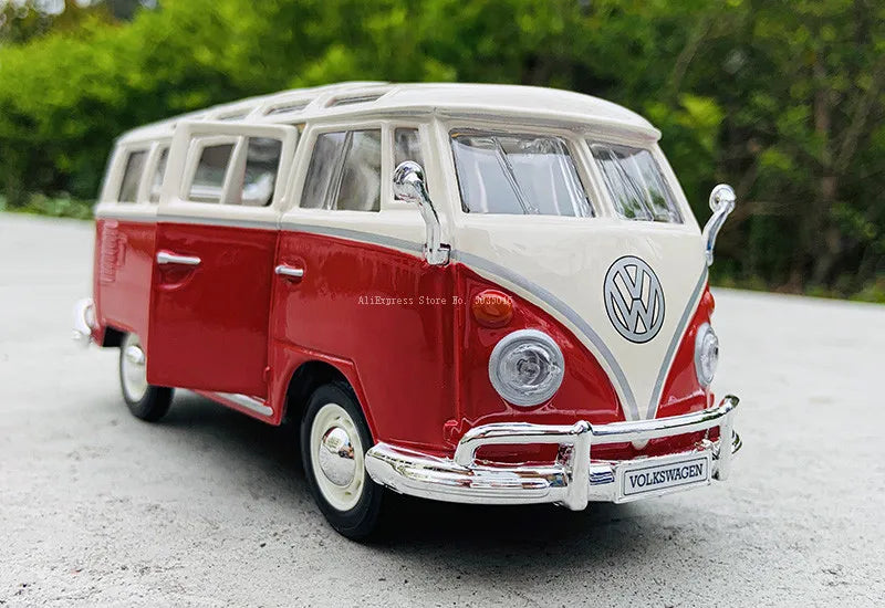1:25 Volkswagen VAN SAMBA