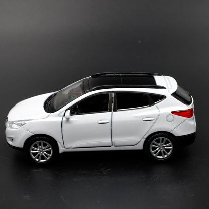 1:36 Hyundai SUV