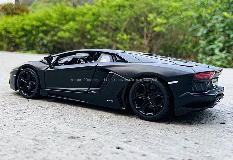 1:24 Lamborghini Aventador LP700-4