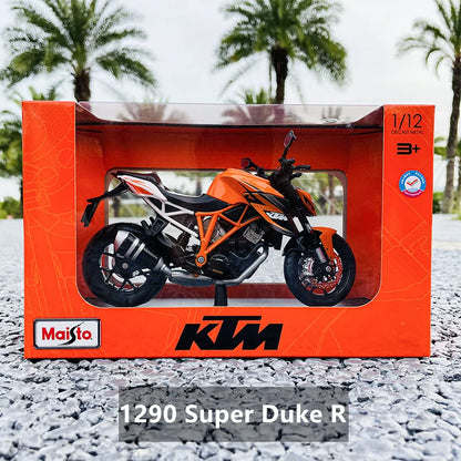 1:12  KTM 1290 Super Duke R Kawasaki Suzuki
