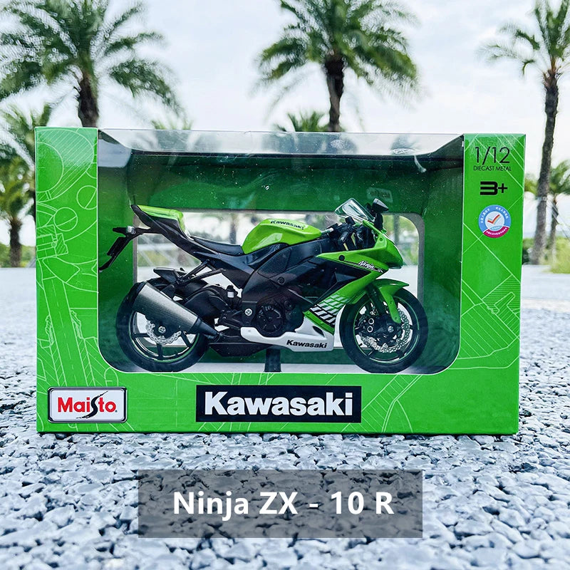 1:12  KTM 1290 Super Duke R Kawasaki Suzuki