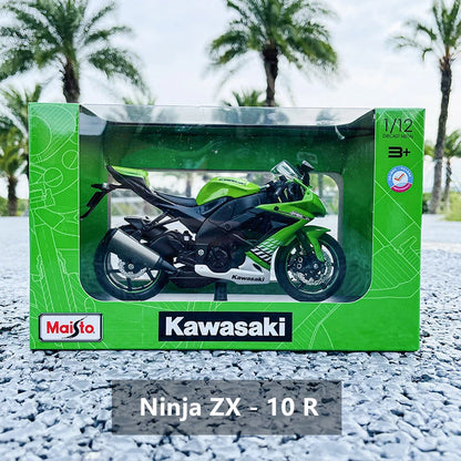 1:12  KTM 1290 Super Duke R Kawasaki Suzuki