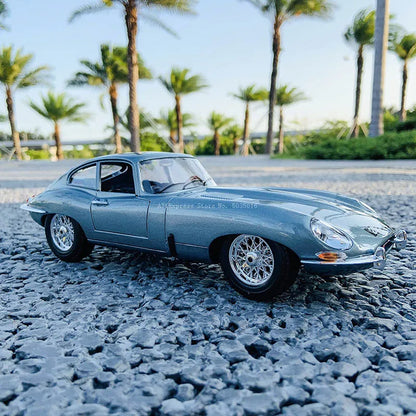 1:18 Jaguar E-type Coupe