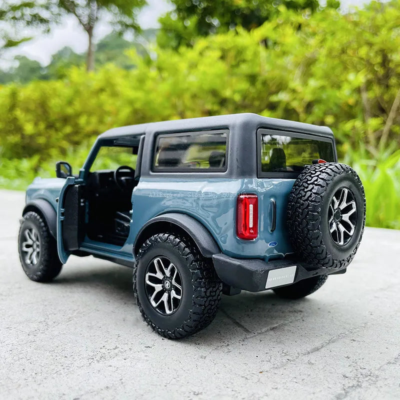 1:24 Ford Bronco Badlands 2021
