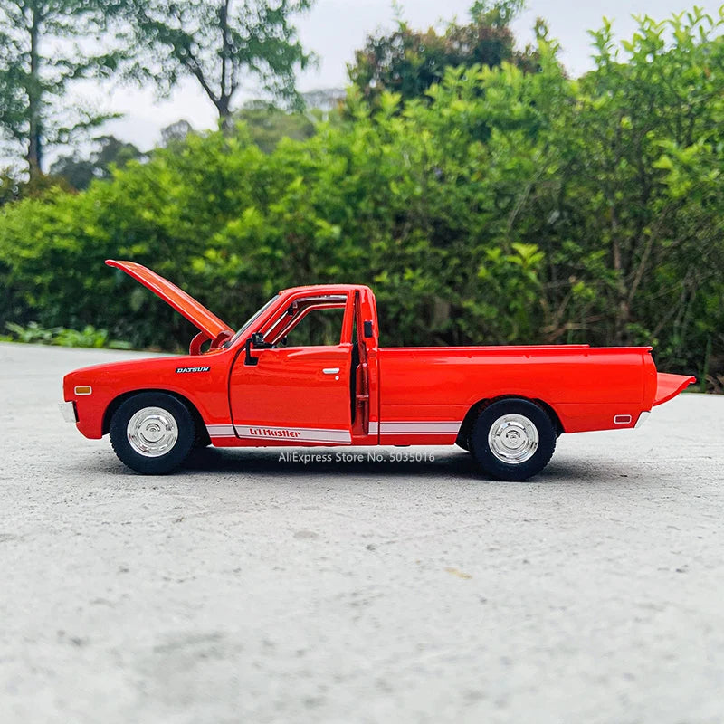 1:24 Nissan Datsun 1973 620 pickup red