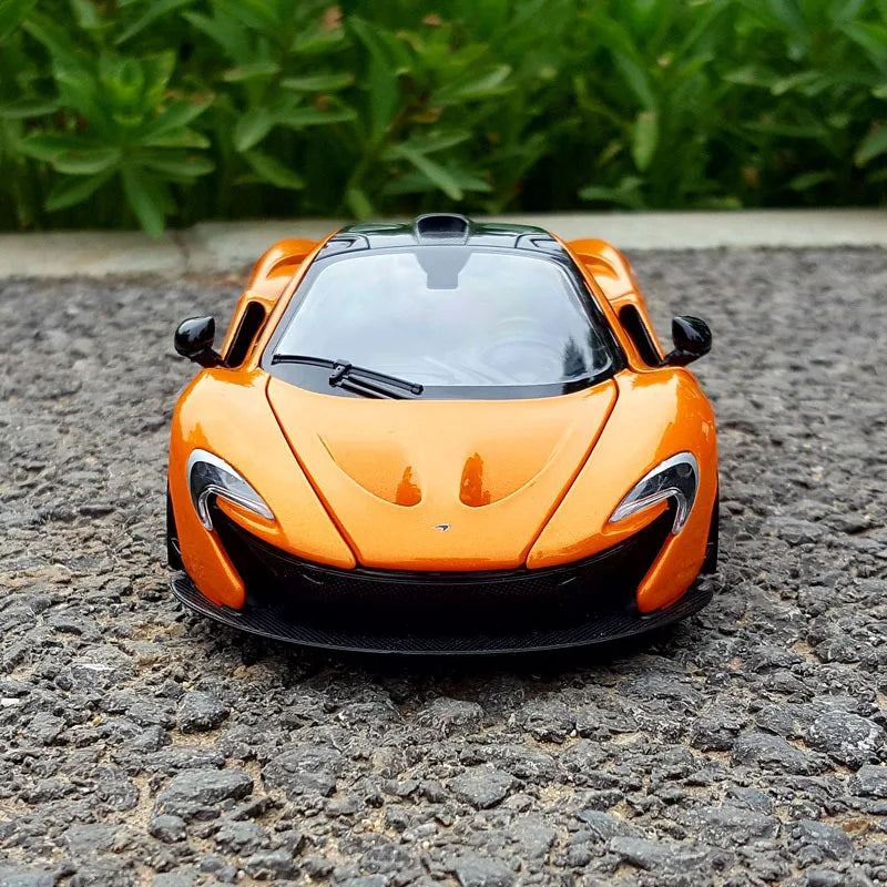 1:24 McLaren P1