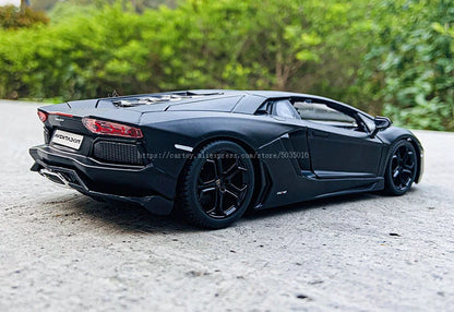 1:24 Lamborghini Aventador LP700-4