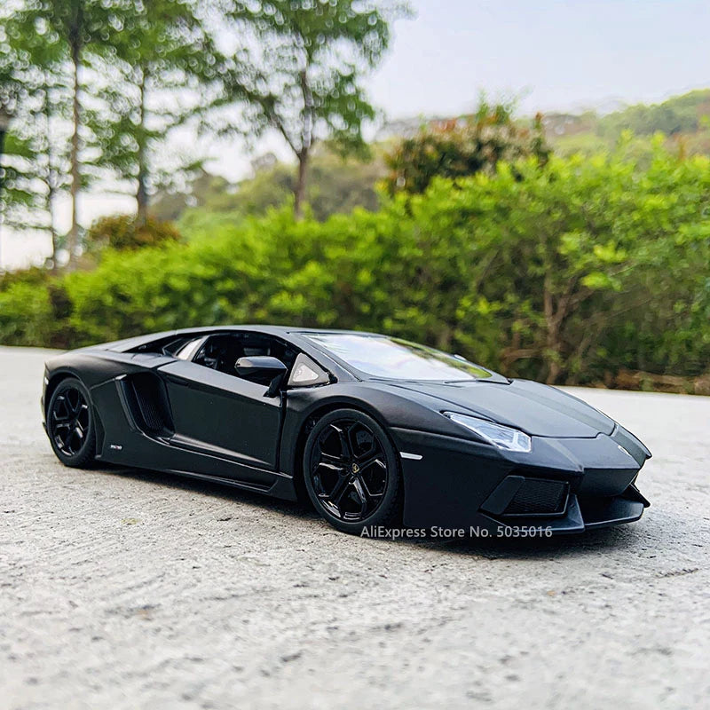 1:24 Lamborghini Aventador LP700-4