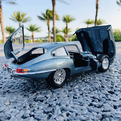 1:18 Jaguar E-type Coupe