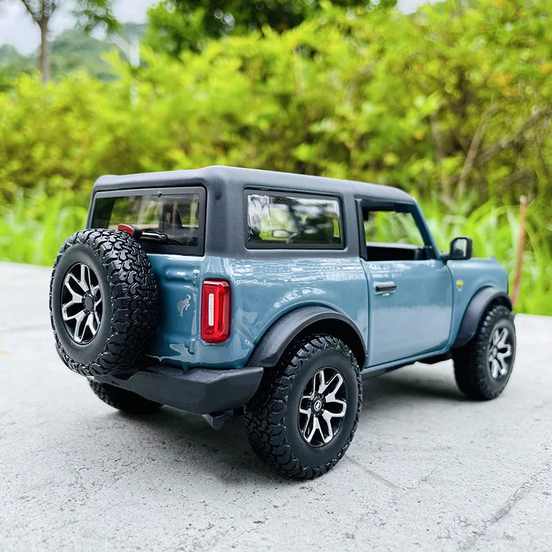 1:24 Ford Bronco Badlands 2021