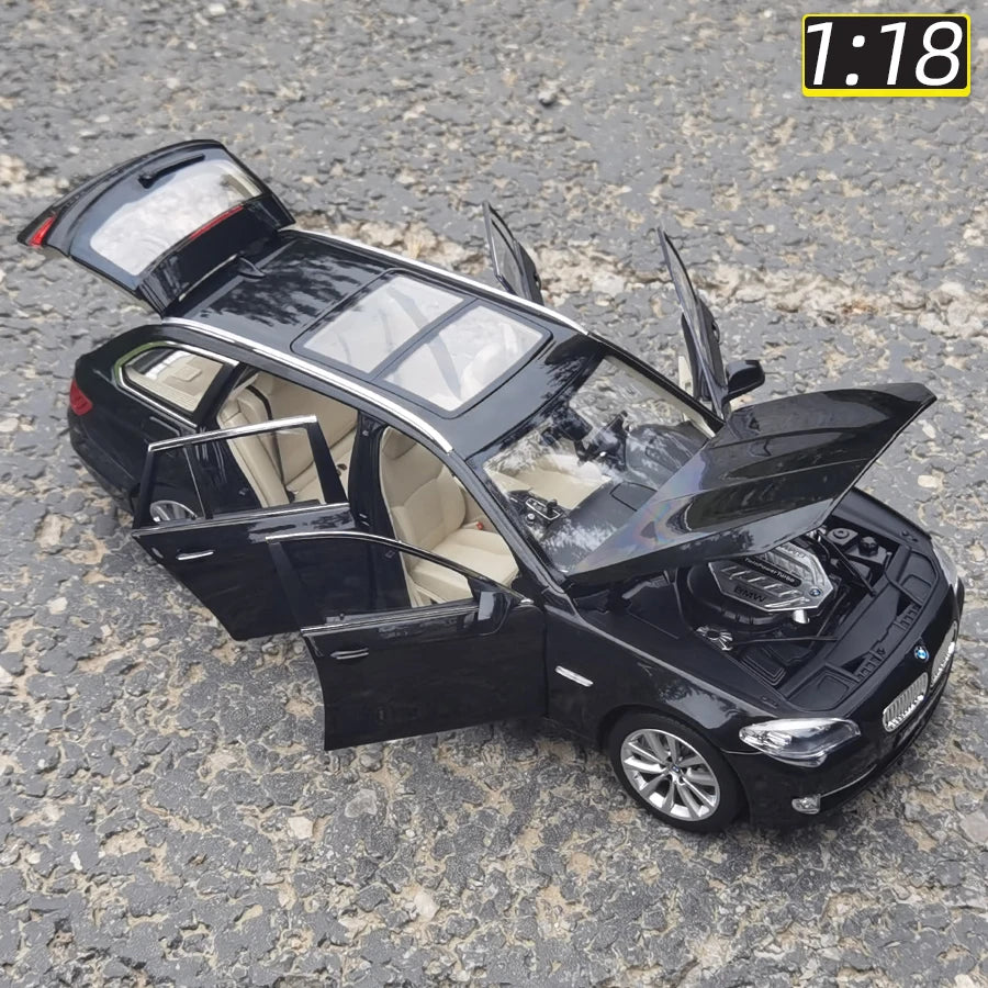 1:18 BMW 550i F11