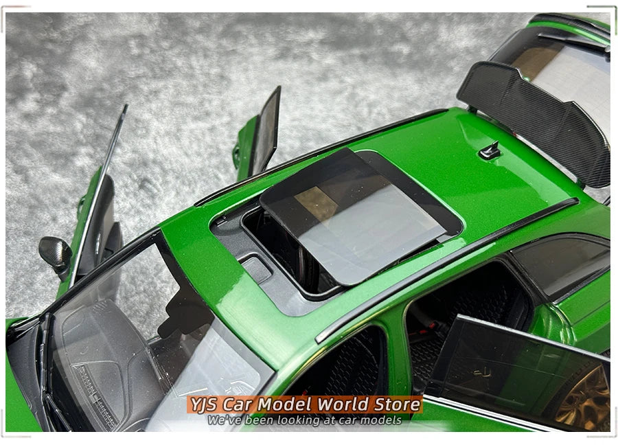 1:18 Audi RS4