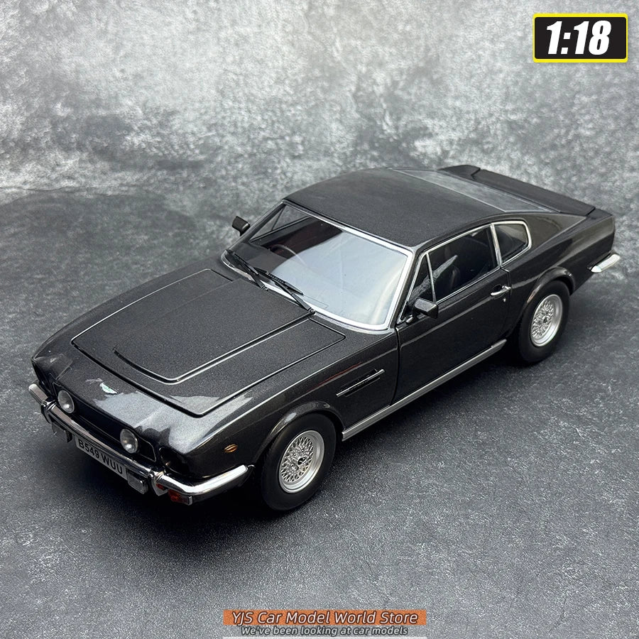 1:18 Aston Martin V8