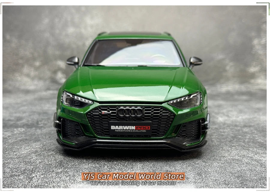 1:18 Audi RS4