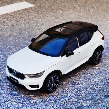 1:18 Volvo XC40