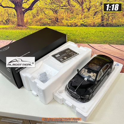 1:18 Mercedes-Benz Maybach S680 2021