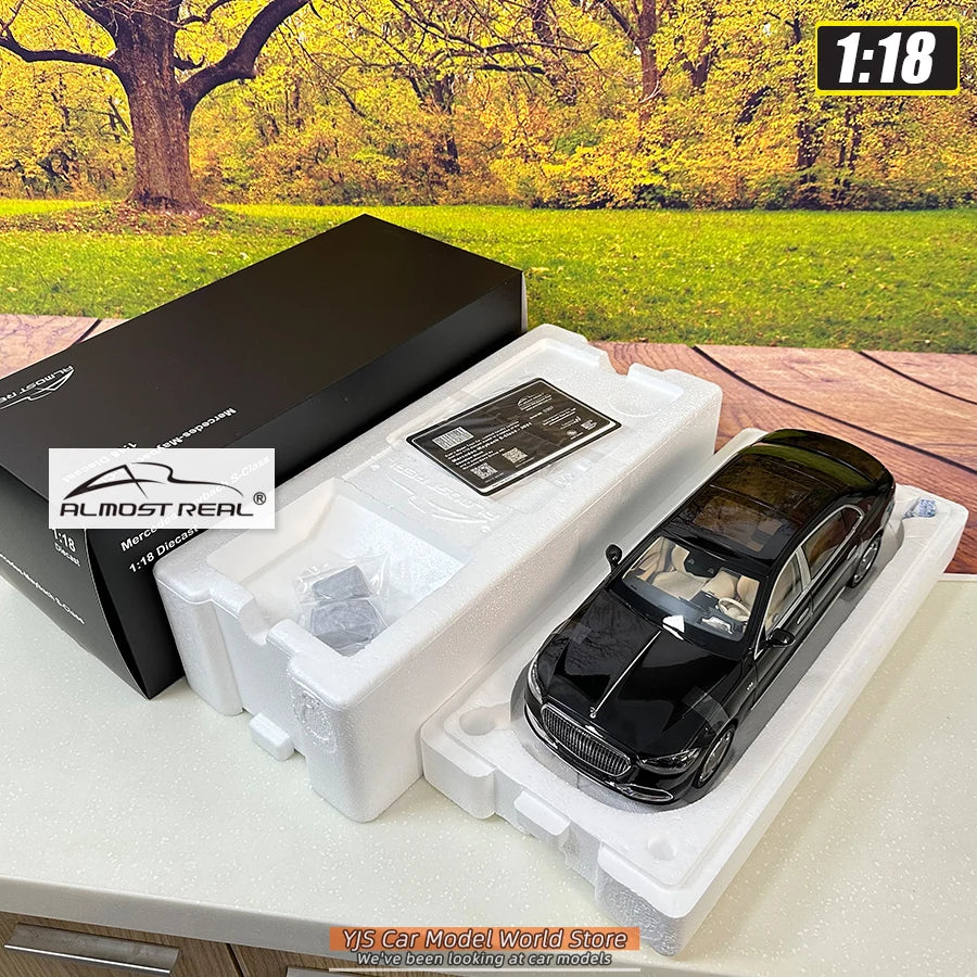1:18 Mercedes-Benz Maybach S680 2021