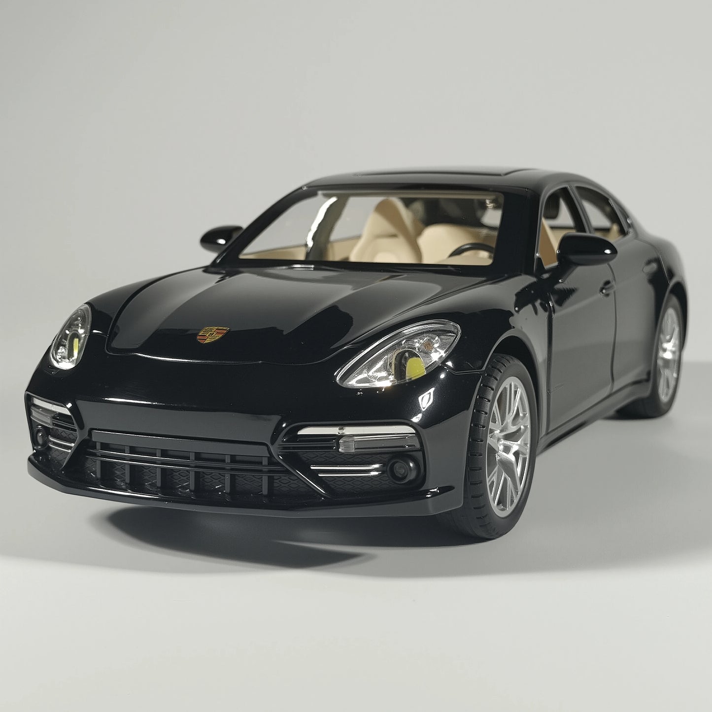 1:24 Porsche Panamera