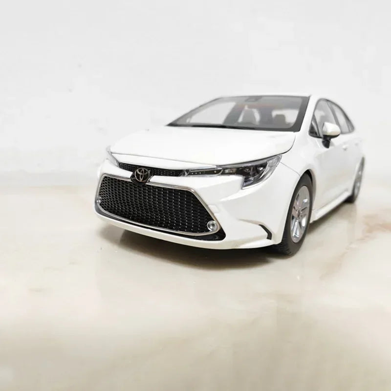 1:18 TOYOTA LEWIN 2022