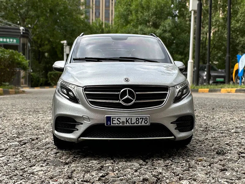 1:18 Mercedes-Benz V260 Viano MPV V-Class