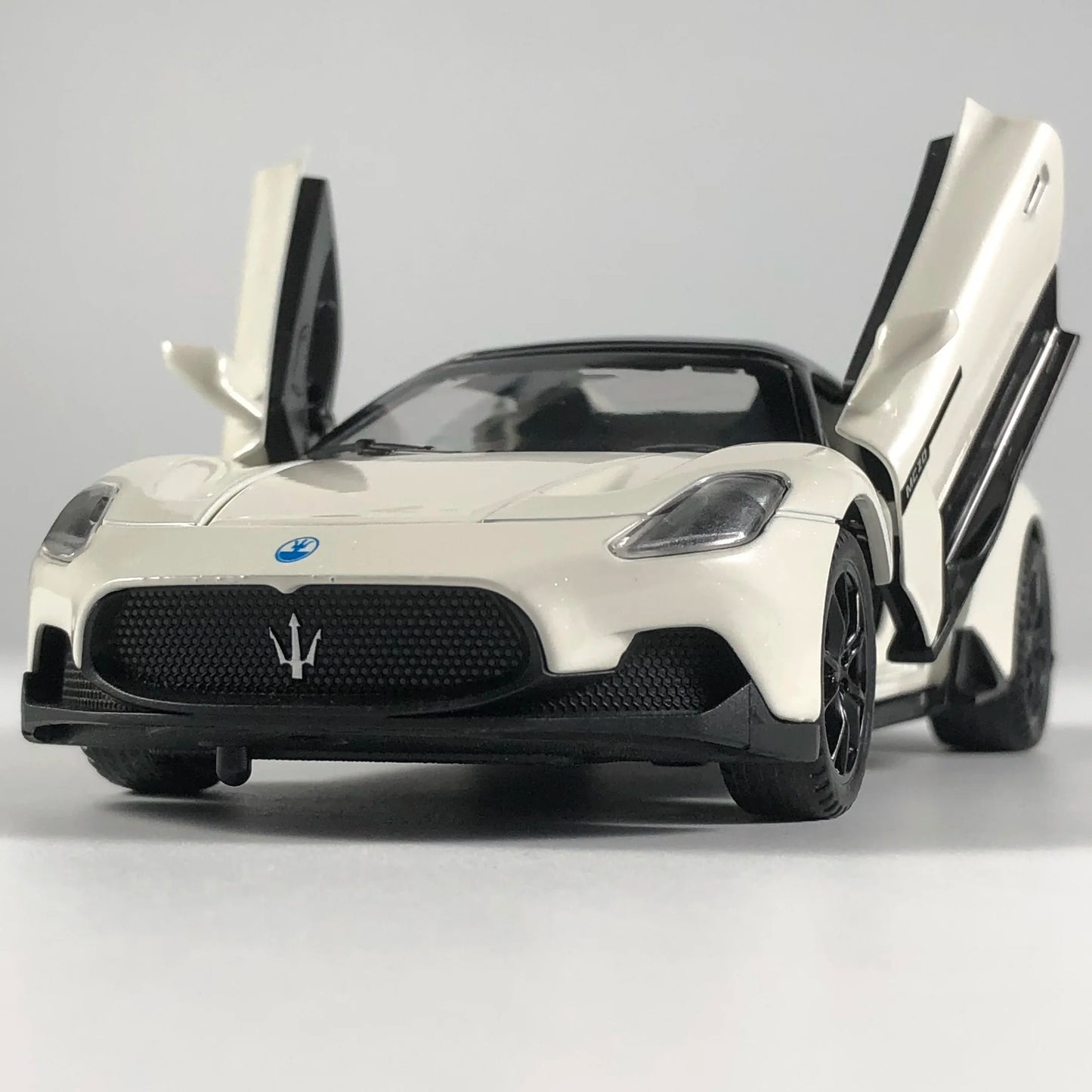 1:32 Maserati MC20