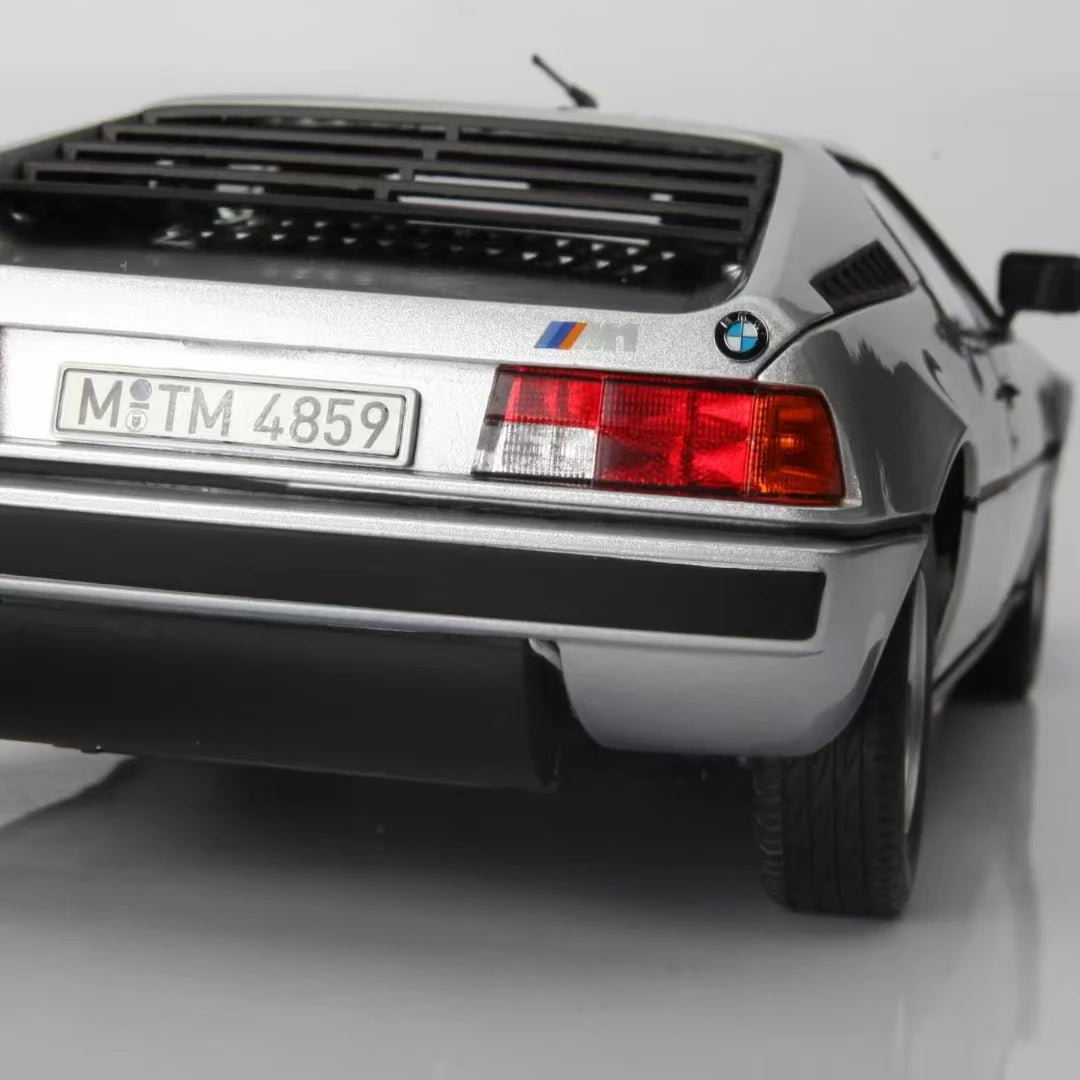 1:18 BMW M1 1980 Silver