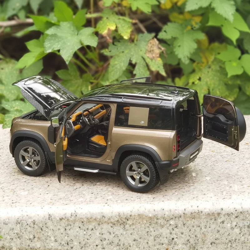 1:18 2020 Land Rover Defender 90 Defender 110