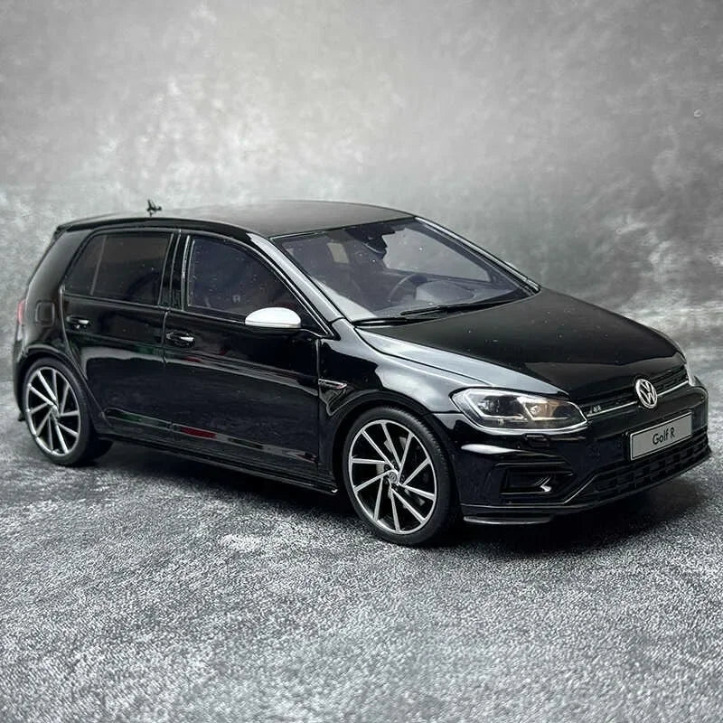 1:18 Volkswagen GOLF VII R 2017