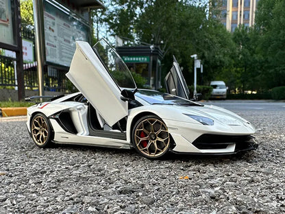 1:18 Lamborghini Aventador SVJ