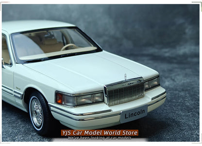 1:18 Lincoln TOWNCAR