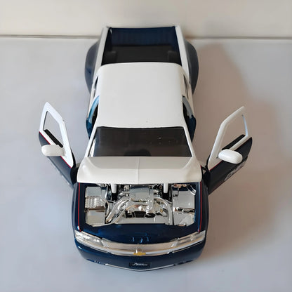 1:24 Chevrolet Silverado Dually 1999