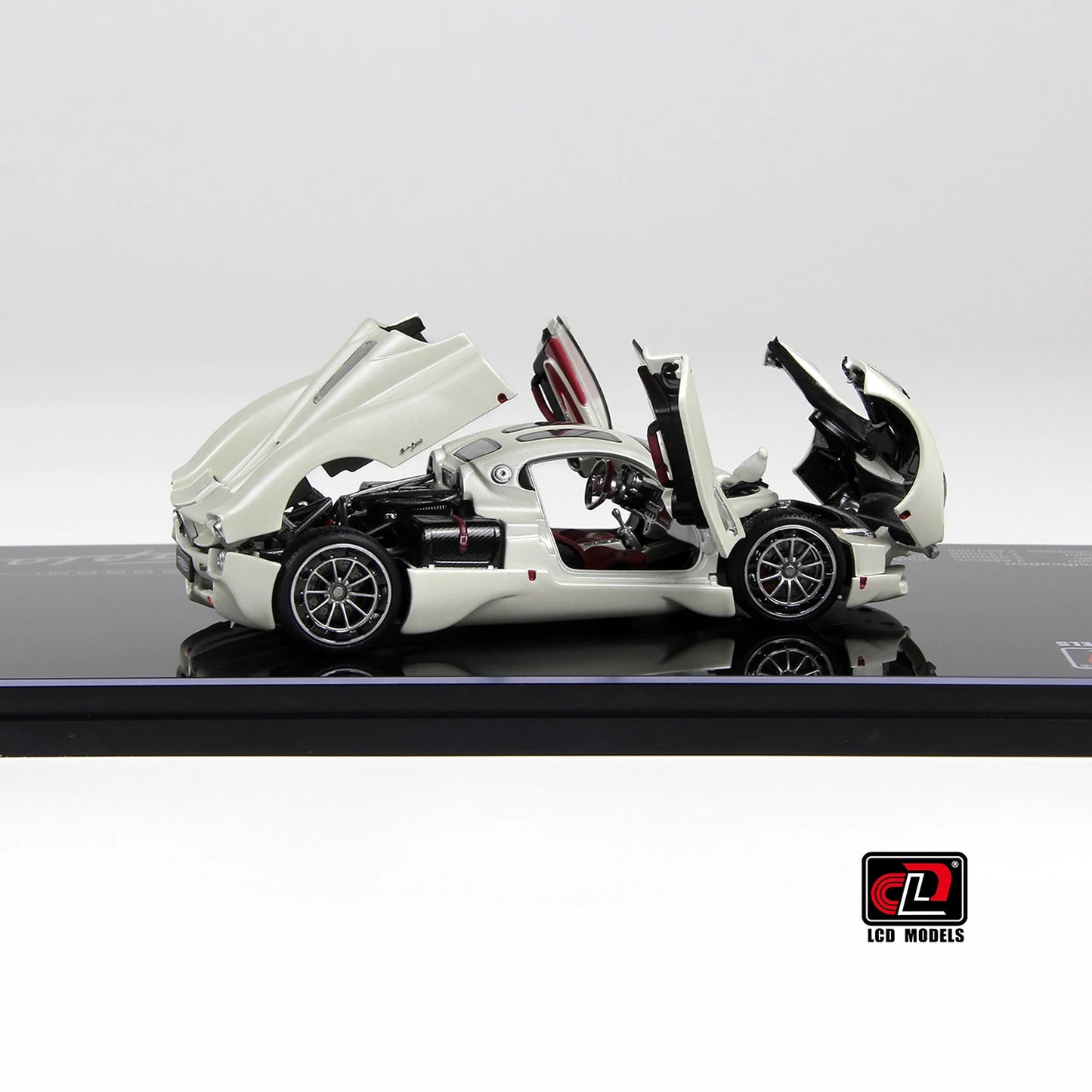 1:43 Pagani Utopia