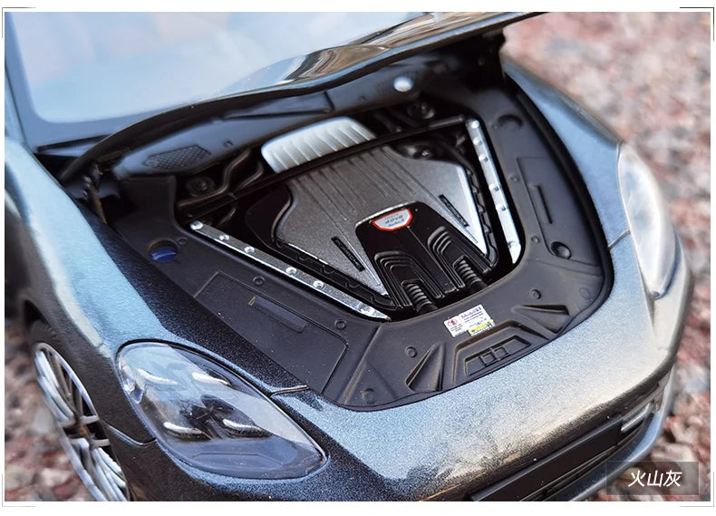 1:18 Porsche Panamera
