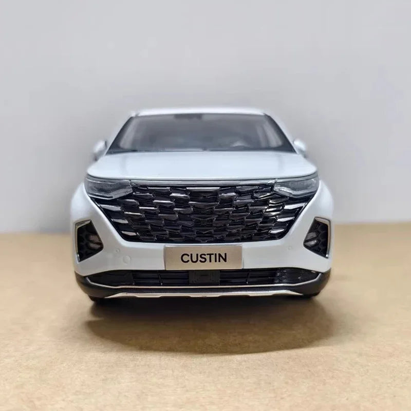 1:18 Hyundai Custo MPV