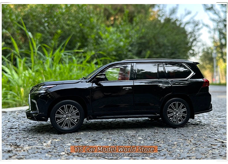 1:18 Lexus LX570