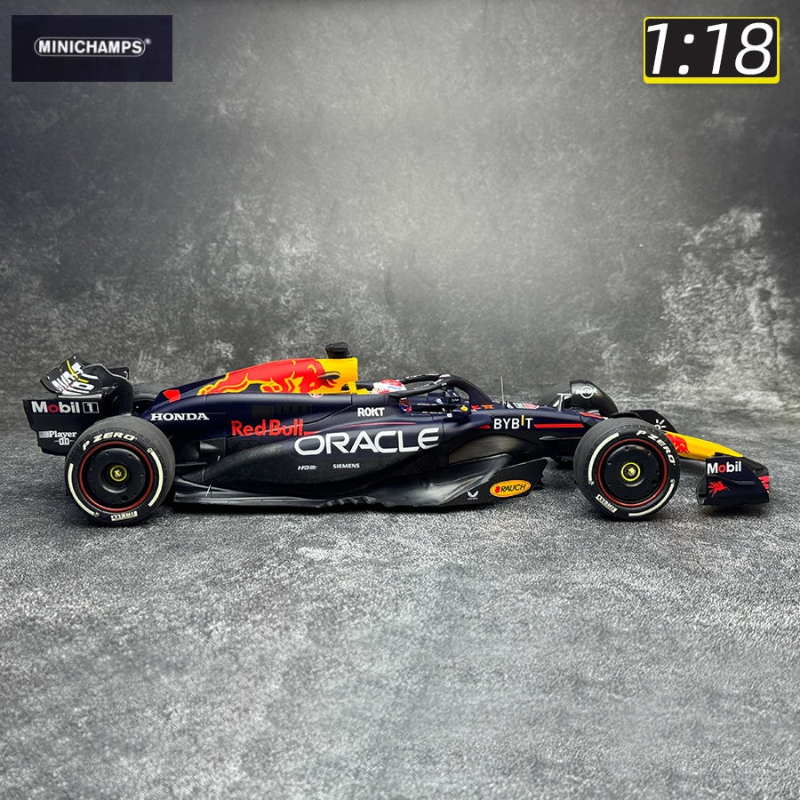 1:18 F1 RED BULL RB20 2024