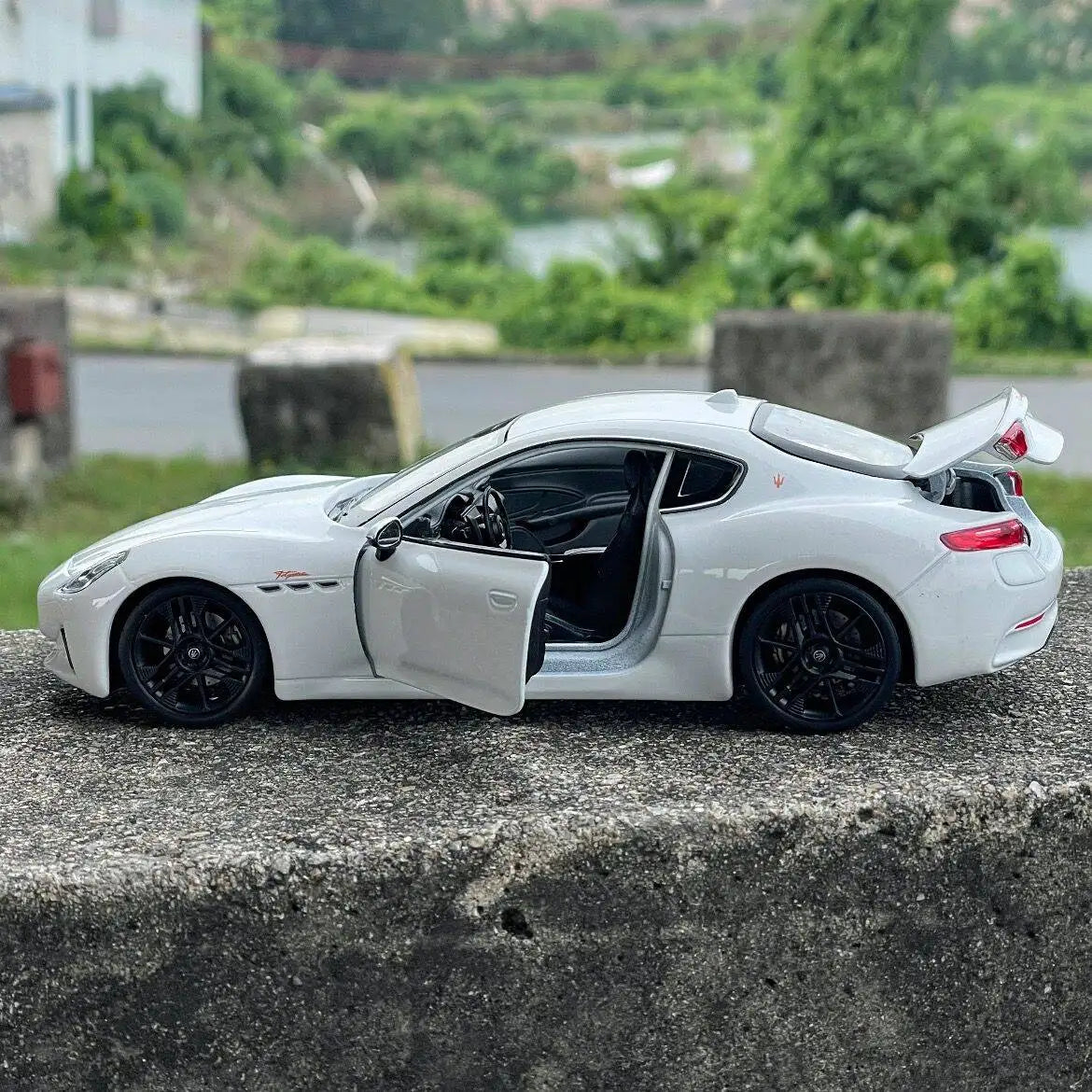 1:24 2023 Maserati Granturismo Folgore Coupe
