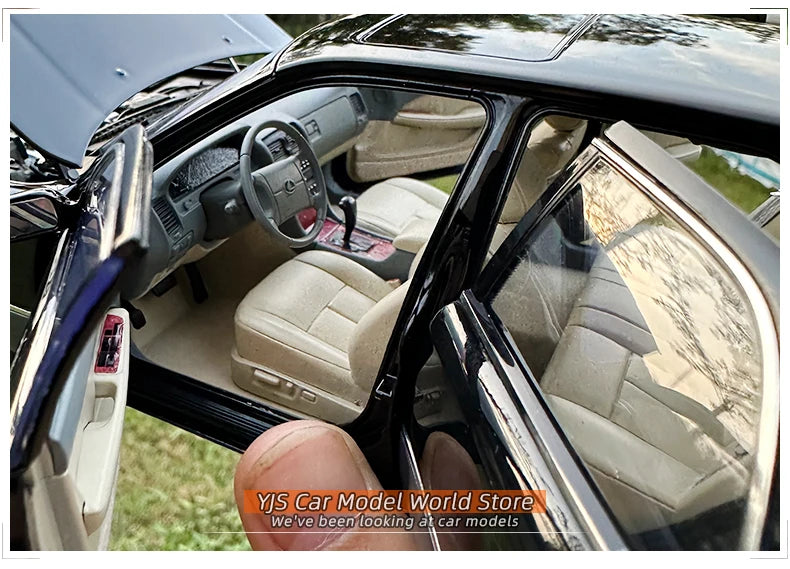 1:18 Lexus LS400