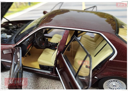 1:18 BMW 7 Series E32 730i 1986