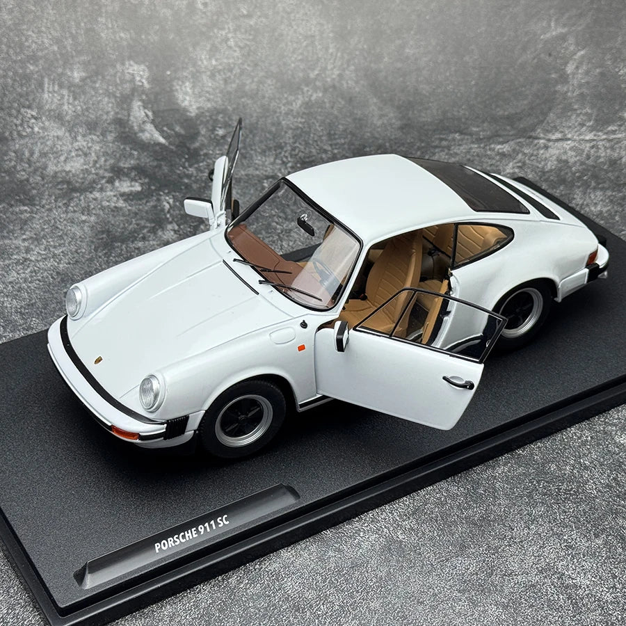1:18 Porsche 911（992）CARRERA RS