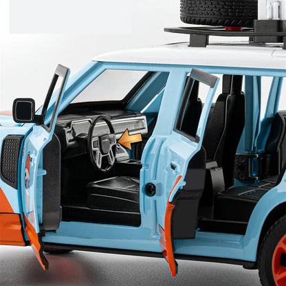 1:24 Land Rover Defender Travel Edition