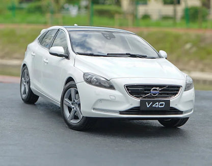 1:18 Volvo V40 2016